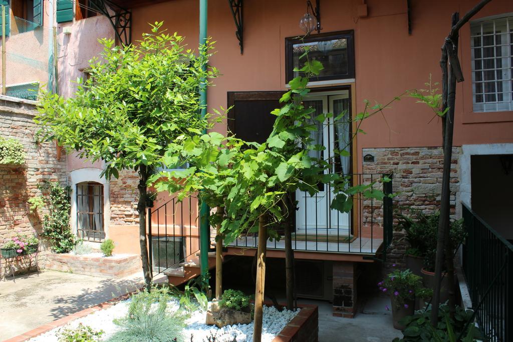 San Giacomo Apartment Венеция Номер фото